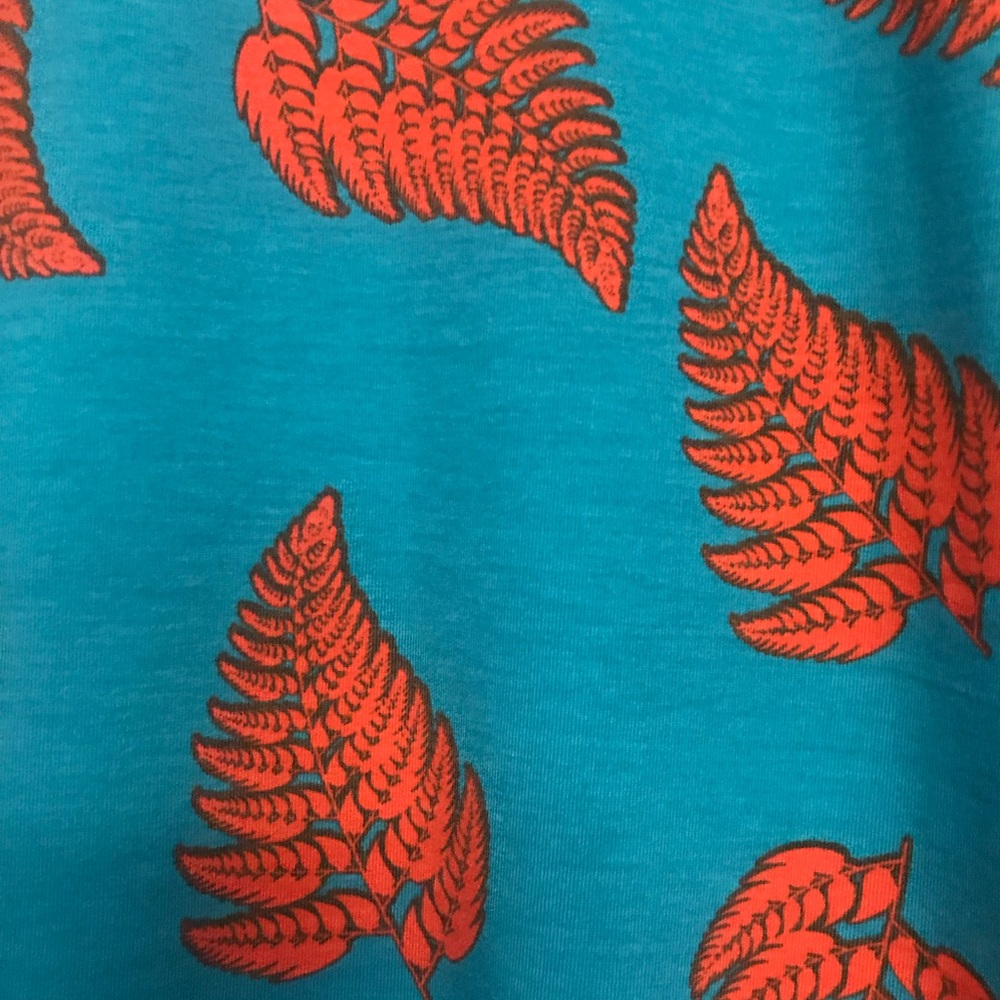 LuLaRoe Randy T - Picture 2 of 2